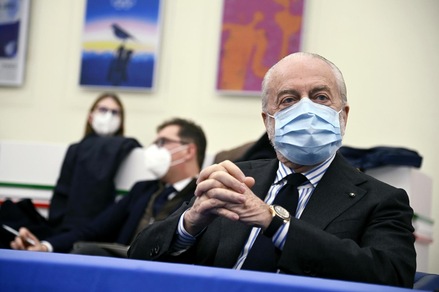 De Laurentiis, stoccata a Pirlo: "Facesse solo l'allenatore"