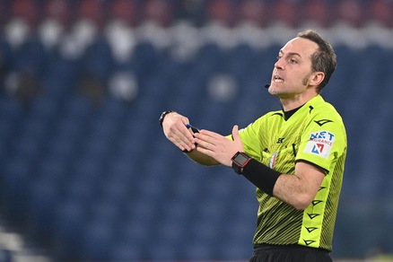 Serie B, gli arbitri di tutte le partite: Pairetto per Venezia-Salernitana