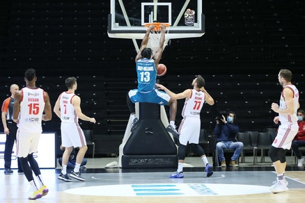 Cantù sbanca il PalaBigi: 78-68 a Reggio Emilia