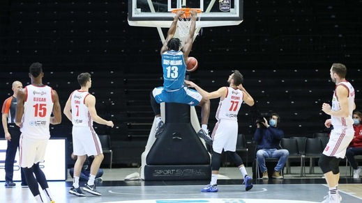 Cantù sbanca il PalaBigi: 78-68 a Reggio Emilia