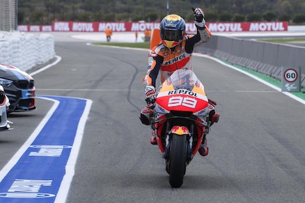 MotoGp, Lorenzo a Dovizioso: "È invidioso di me, gli ha fatto male il mio stipendio"