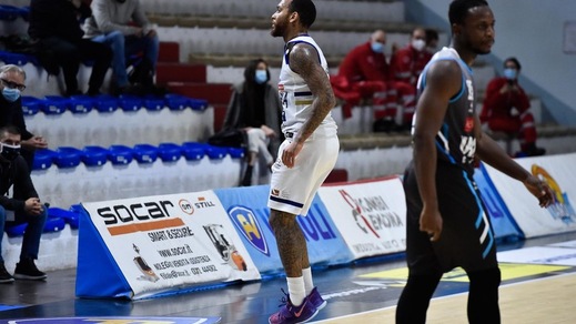 Serie A, offese agli arbitri: ammende per Cremona e Varese