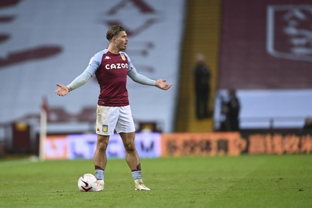 Grealish, calzettoni abbassati come Best? "No, colpa di una lavatrice"