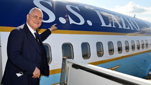 Salernitana in volo con l’aereo della Lazio: ira dei tifosi