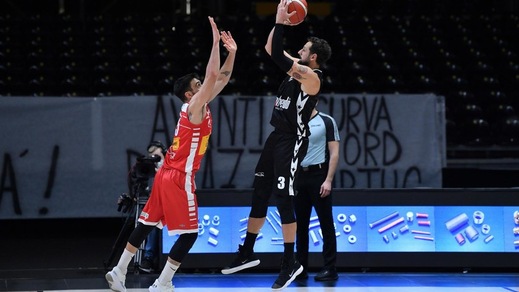 La Virtus Bologna riparte con Belinelli e Teodosic. Vince anche Trieste