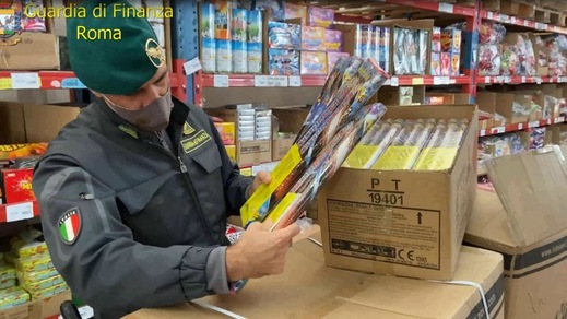 Botti di Capodanno, il bilancio: 13enne morto ad Asti, donna ferita alla testa nel Napoletano