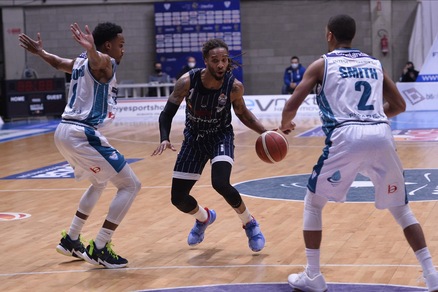 La Fortitudo batte Cantù: Banks e Totè trascinano Bologna