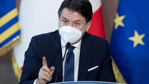 Coronavirus, ipotesi del Governo: massimo due ospiti a casa fino al 15 gennaio