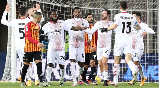 Benevento-Milan 0-2: Kessie e Leao rispondono all'Inter