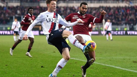 Bologna, assalto Nkoulou e il difensore manda messaggi social...