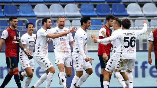 Cagliari-Benevento 1-2: l'ex Sau e Tuia rispondono a Joao Pedro. Vola Inzaghi