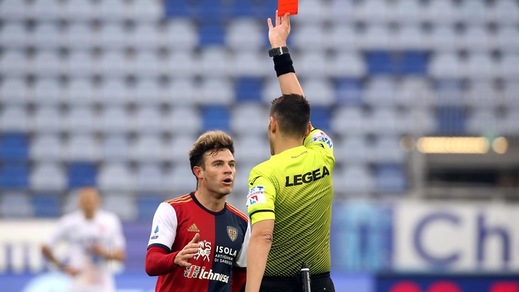 Serie A, il giudice ferma Nandez del Cagliari per due turni