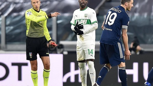 Sassuolo, le scuse di Obiang: "Non volevo lasciare la squadra in dieci"