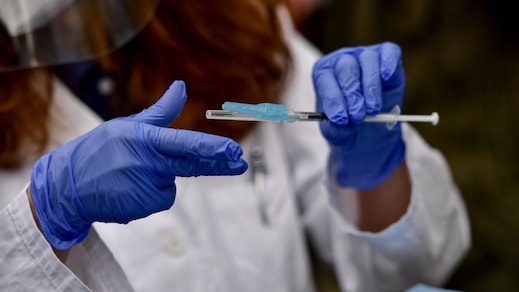 Covid Italia, lo studio che fa ben sperare: "Ad aprile ricoveri dimezzati"