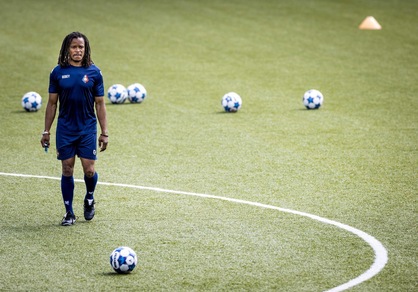 Davids, espulsione all'esordio sulla panchina dell'Olhanense