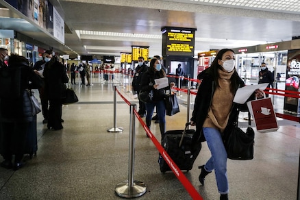 Termini, toglie la mascherina a una donna e la bacia: condannato