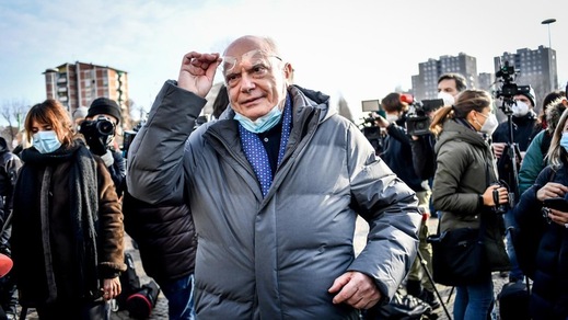 Galli furioso dalla Gruber: "Perché vaccinare chi è guarito dal Covid?"