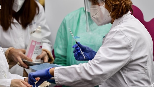 Covid, l'immunità dura cinque mesi: il risultato dello studio inglese