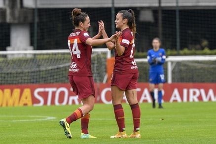 La Roma annuncia Linari e prepara la sfida col Napoli in campionato