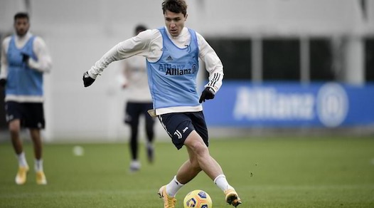 Juve, Chiesa e McKennie vedono l'Inter: lavoro a parte