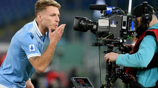 Immobile: "Roma sotto scacco. Tifosi orgogliosi di noi, ora avanti!"