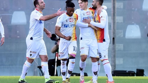 Reggina-Lecce 0-1, decide Stapinski. Menez sbaglia un rigore