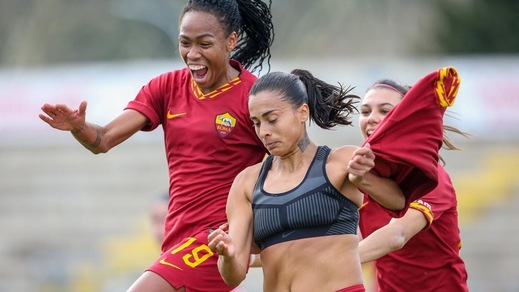 La Roma vince 3-2 col Napoli e centra il 4° successo in campionato