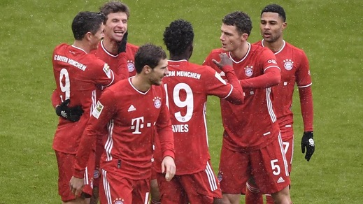 Bundesliga, il Bayern batte 2-1 il Friburgo. Jovic, rientro e doppietta vincente con l'Eintracht