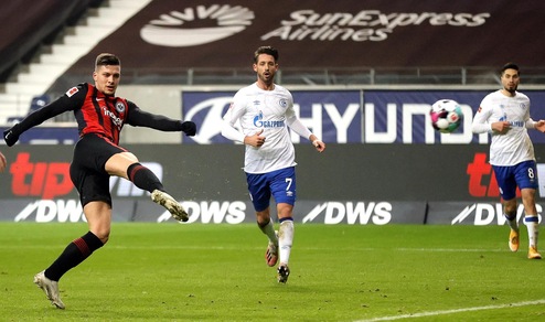 Jovic, 28 minuti per cancellare Zidane e il Real