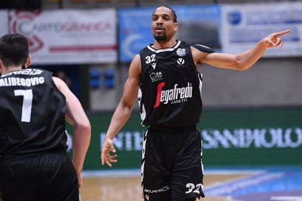 Eurocup, Virtus Bologna batte il Jl Bourg. Trento, primo successo in Top 16