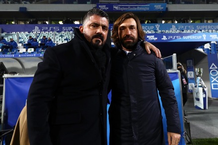 Pirlo e Gattuso, strette di mano e abbracci prima della Supercoppa
