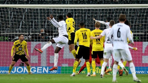 Borussia Dortmund, Haaland doppietta ma non basta: poker Gladbach