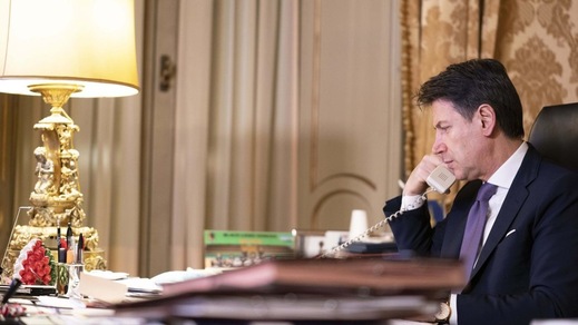 Vaccini Covid, Conte contro ritardi Pfizer e Astrazeneca: "Iniziative legali"