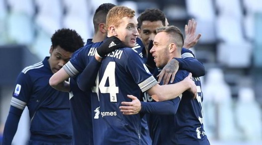 Juve-Bologna 2-0: Arthur e McKennie, Pirlo a -7 dal Milan