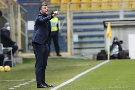 Parma, D'Aversa: "Sconfitta che dimostra che bisogna intervenire sul mercato"