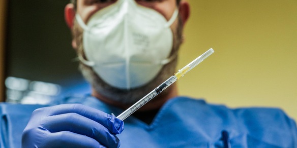 Coronavirus in Italia, i dati: balzo dei positivi, 467 i morti