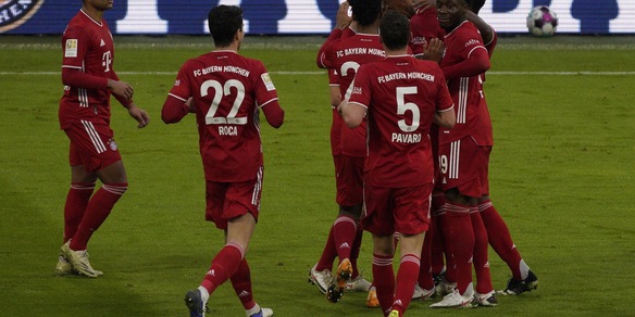 Bayern, poker all'Hoffenheim e Lipsia ancora a -7. Vince il Dortmund