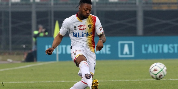 Lecce, Adjapong: stagione finita. Rottura del tendine d'Achille