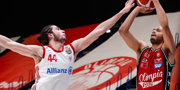 Olimpia Milano crolla contro Trieste. Venezia supera Pesaro