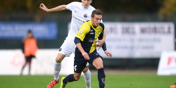 Cosenza, Moreo in prestito al Novara