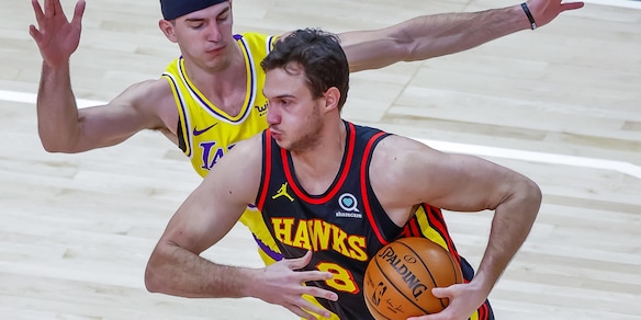 Nba, troppo LeBron James per gli Hawks di Gallinari