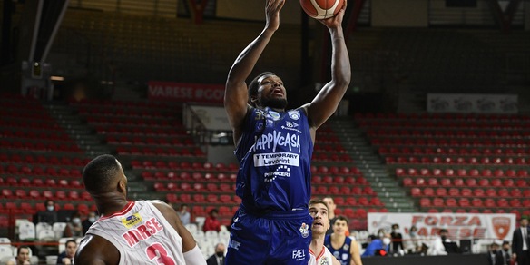 Perkins illumina, ma Brindisi si arrende a Varese 76-74