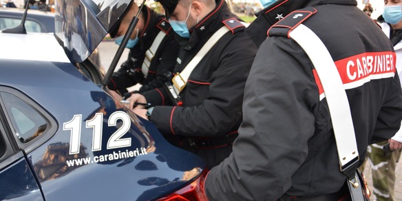 Coronavirus, festa clandestina in un B&B a Roma: 15 ragazzi multati