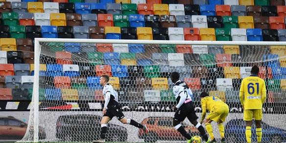 Udinese-Verona 2-0: l'autogol di Silvestri e Deulofeu lanciano Gotti