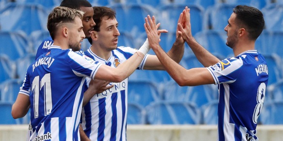 Real Sociedad show con doppiette di Oyarzabal e Isak. Frena il Valencia