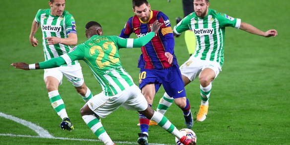 Messi trascina il Barcellona al settimo successo di fila in Liga