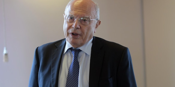 Covid, Galli contro le riaperture: "Messo carro davanti ai buoi"