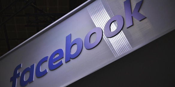 Coronavirus, Facebook rimuove post con fake news sui vaccini