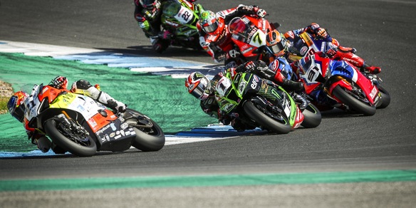 Josh Herrin da record: la piega con il gomito a terra entra nel Guinness