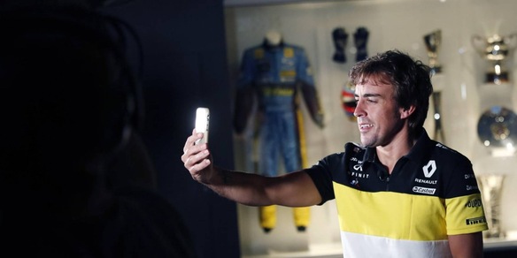 F1, Alonso investito in bici: lo spagnolo operato per la frattura alla mandibola